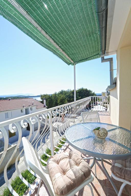 Apartmani Niki Hvar *