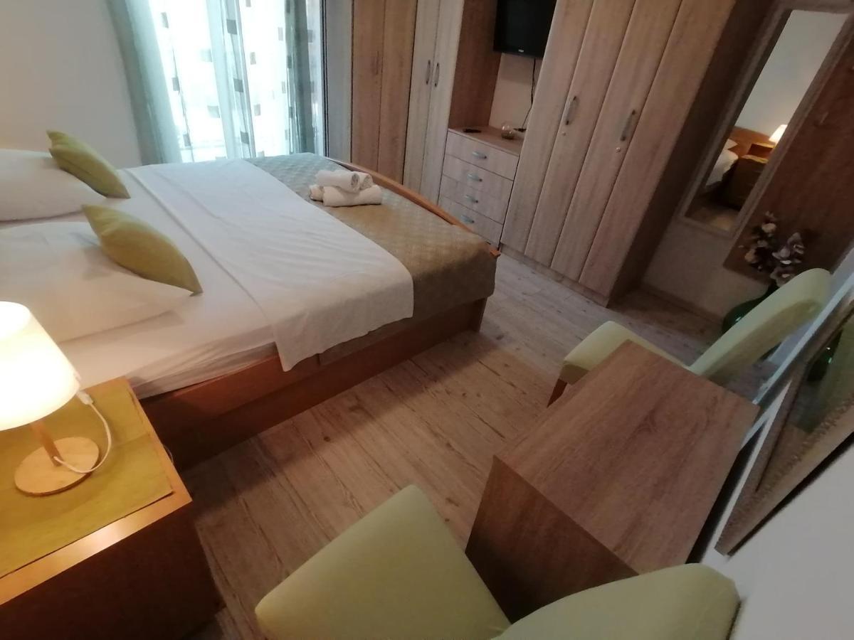 Apartmani Niki Hvar * Hvar Town