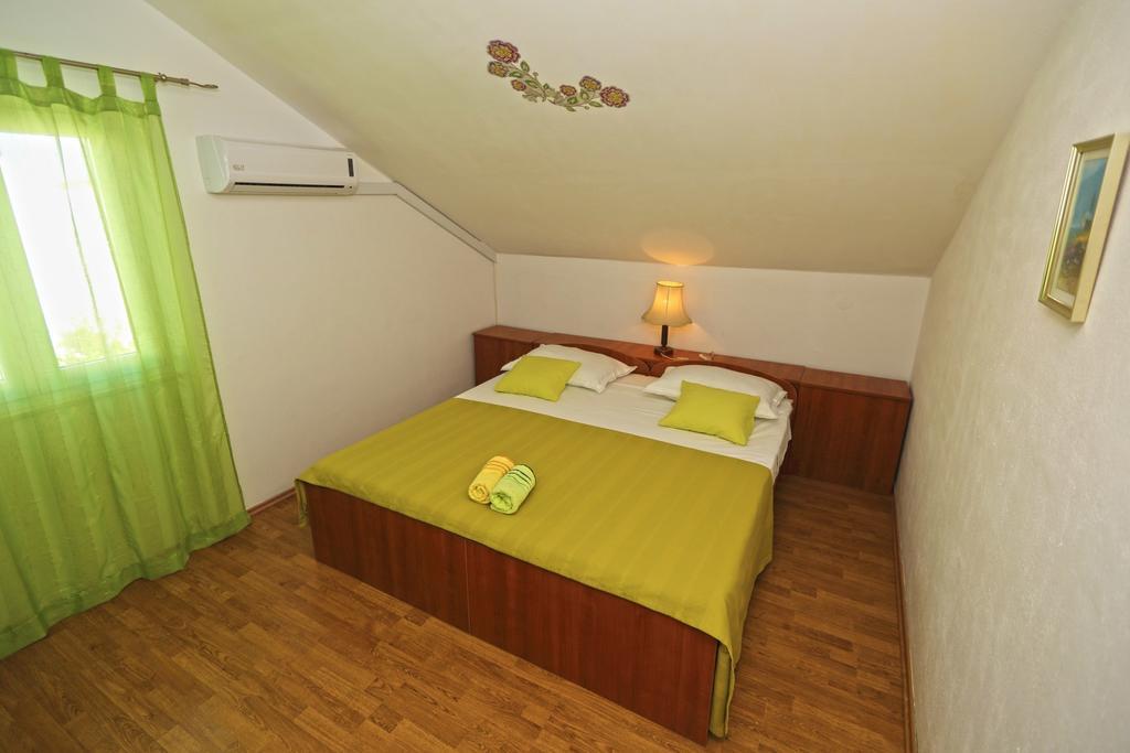 Apartmani Niki Hvar *