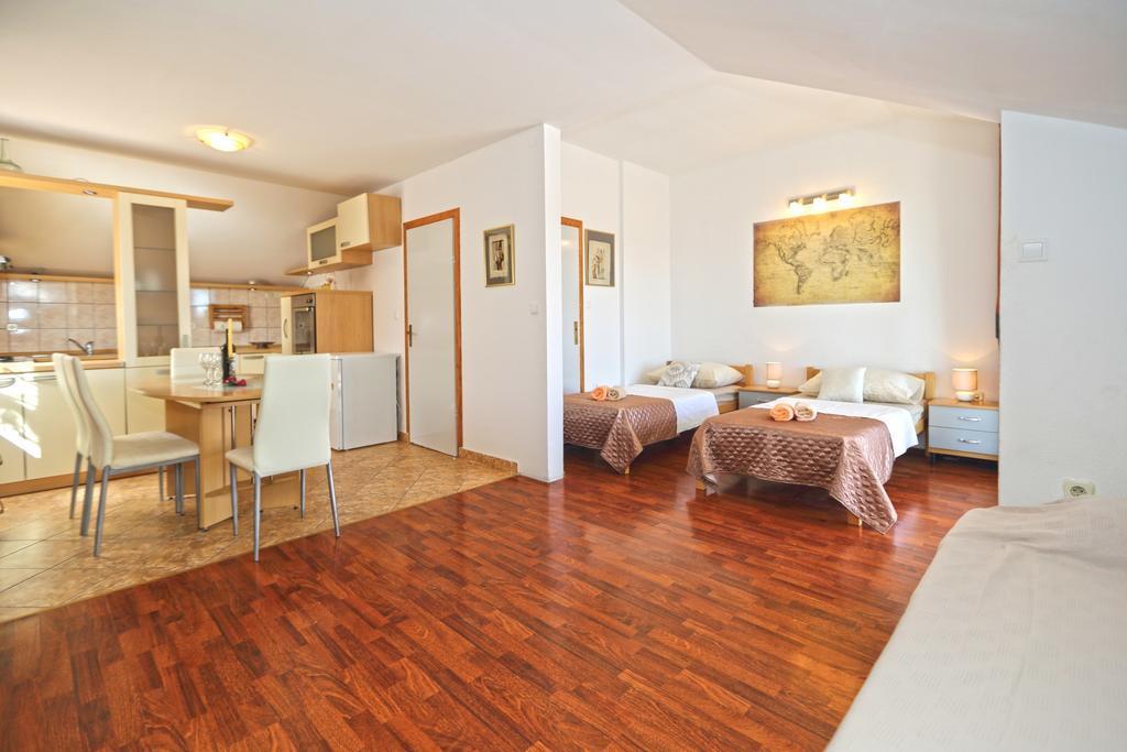 Apartmani Niki Hvar * Hvar Town