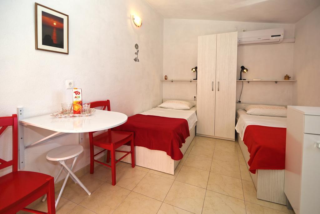 Apartmani Niki Hvar *